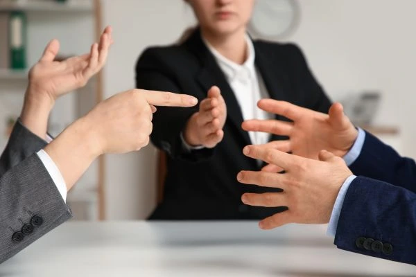 How Can Divorce Mediation Help You Avoid Court Derby